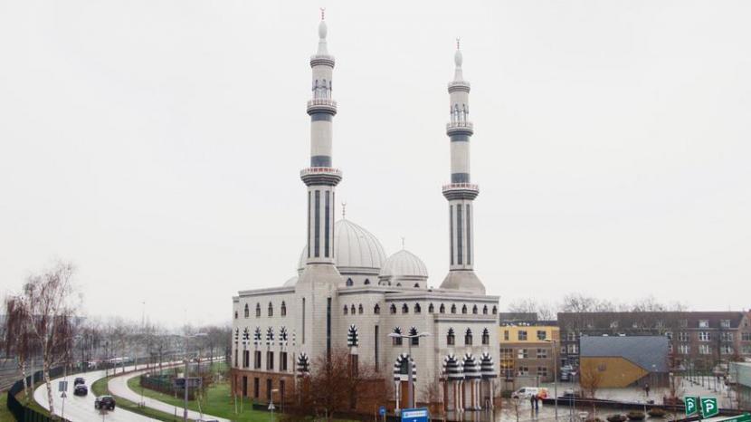Masjid Essalam di Rotterdam, Belanda. Sejarah Datangnya Islam di Belanda dan Migran Maroko