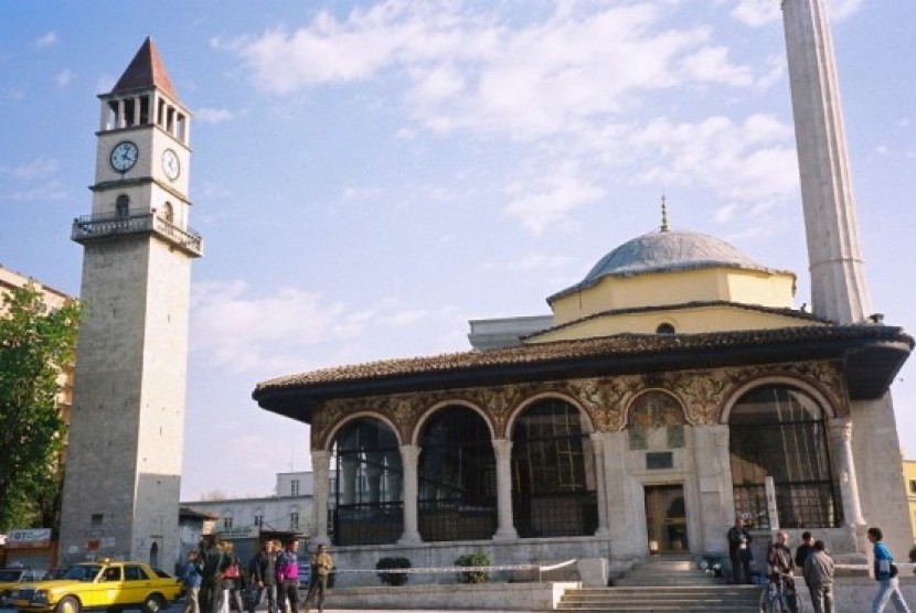 Tak ada bukti sejarah menguatkan Ottoman memaksakan Islam di Albania. Salah satu masjid di Albania.