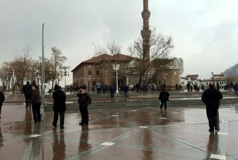 Masjid Haji Bayram di Ankara, Turki.