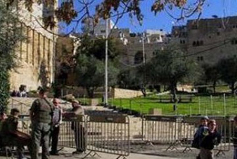 Palestina Kecam Aksi Israel Tutup Akses Masjid Ibrahimi. Masjid Ibrahimi