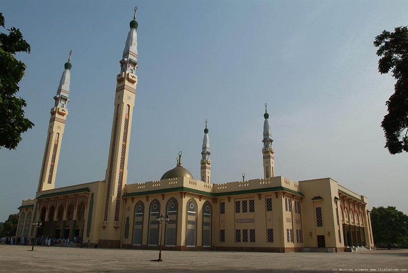 Masjid Jami' di Kota Conakry, Guinea.