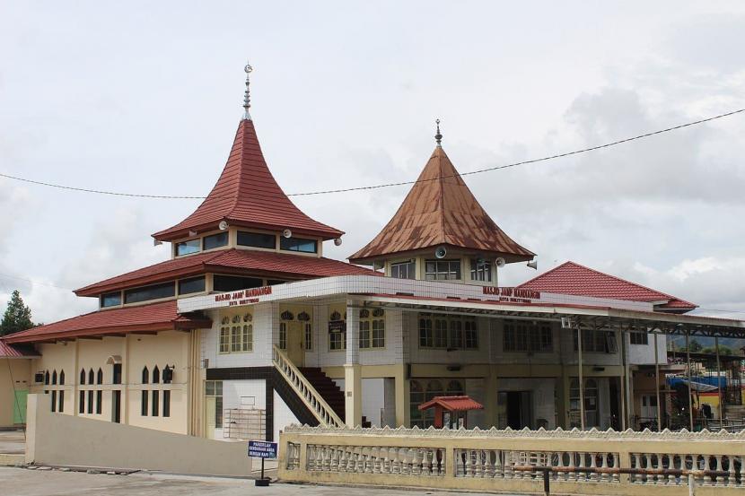  Masjid Jamik Mandiangin Bukittinggi Direnovasi Setelah Berusia Dua Abad. Foto:  Masjid Jamik Mandiangin Bukittinggi