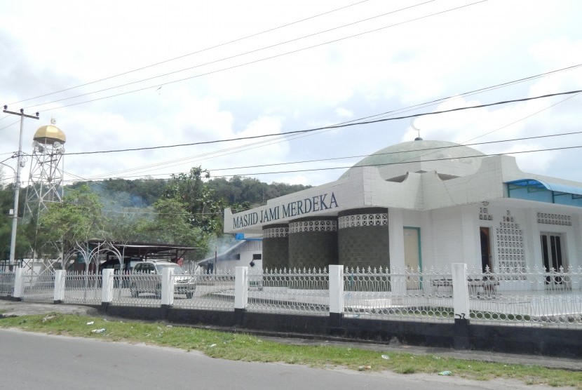 Masjid Jamik Merdeka, Andai, Manokwari. Bupati Manokwari Ajak Umat Islam Teladani Rasulullah SAW