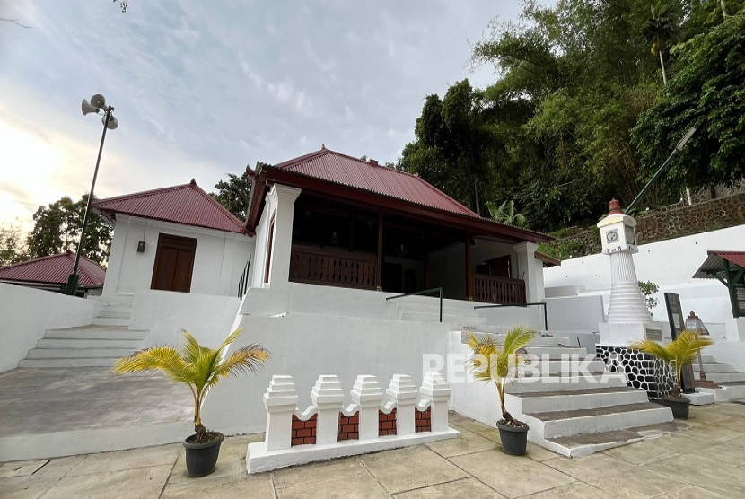 Ikuti Tradisi Mataram, Jenazah PB XIII Dishalatkan di Masjid Padjimatan Imogiri Sebelum Dikebumikan