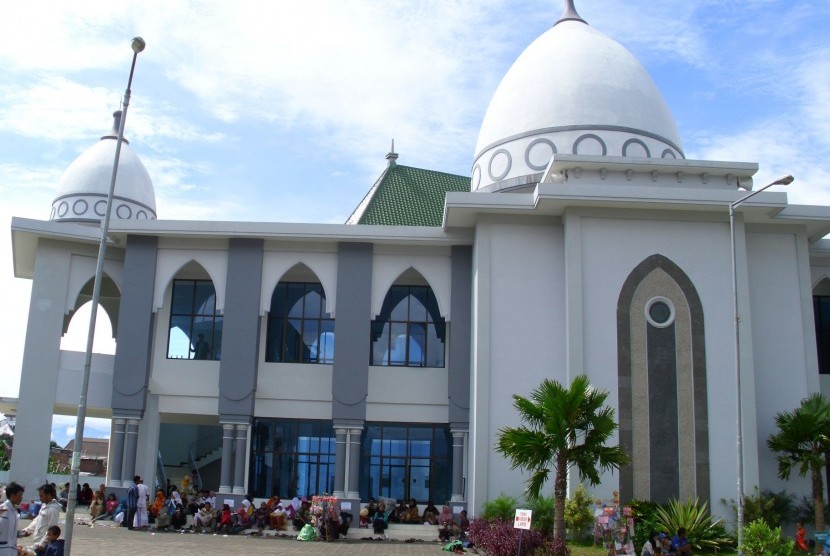 Masjid Kampus UIN Malang, Jawa Timur.