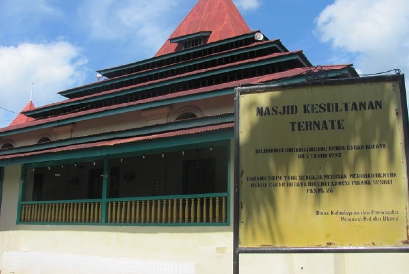 Melacak Perkembangan Islam di Ternate. Foto: Masjid Kesultanan Ternate 