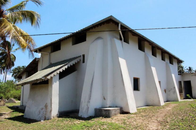 Masjid Kizimkazi, Kenangan Budaya Iran di Afrika. Masjid Kizimkazi adalah masjid tertua kedua di Zanzibar, Tanzania. Prasasti di Masjid Kizimkazi mirip dengan yang ada di Pelabuhan Siraf, Iran selatan.