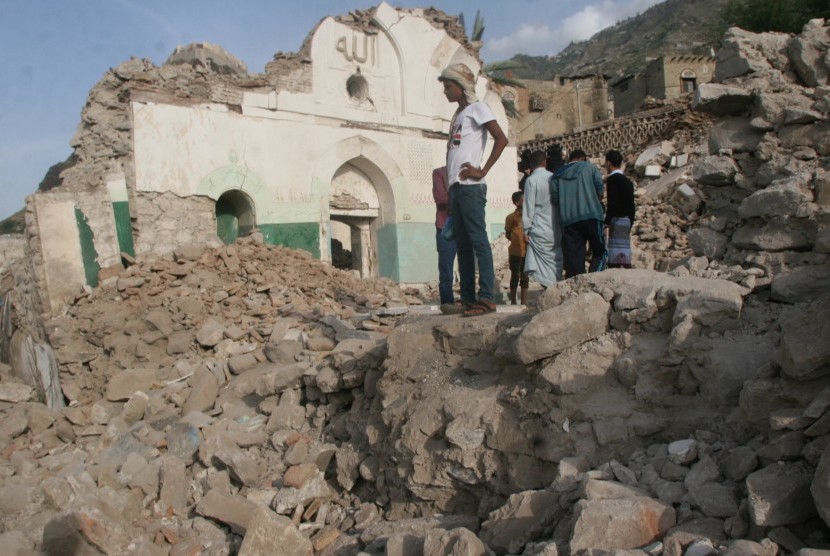 Konflik di Yaman telah menyebabkan masjid bersejarah hancur.  Masjid komunitas Sufi dihancurkan di Yaman
