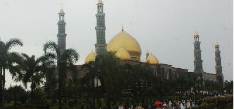Persyaratan Foto Prewedding Di Masjid Kubah Emas