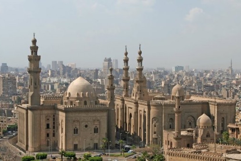 Masjid Madrasah Sultan Hassan di Kairo, Mesir.