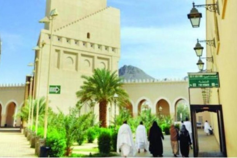 Masjid Miqat atau dikenal dengan Masjid Ali Aaba, yang sering juga disebut Bir Ali.