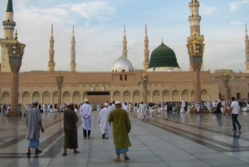 Masjid Nabawi di Madinah Al-Munawarah, Arab Saudi.