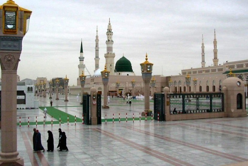 Masjid Nabawi di Madinah, Arab Saudi.
