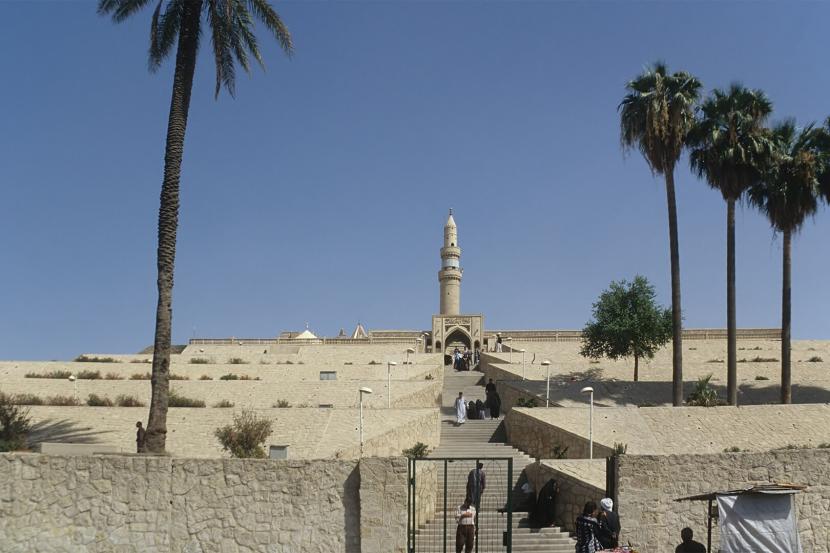 Masjid Nabi Yunus di Mosul, Irak. Kini, kondisinya sudah rusak berat usai diserang ISIL.