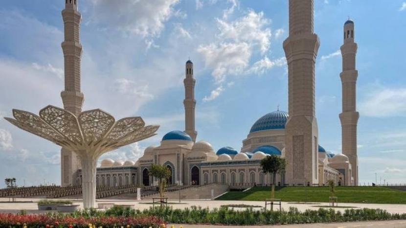 Masjid Nursultan diklaim menjadi yang terbesar di Asia Tengara.