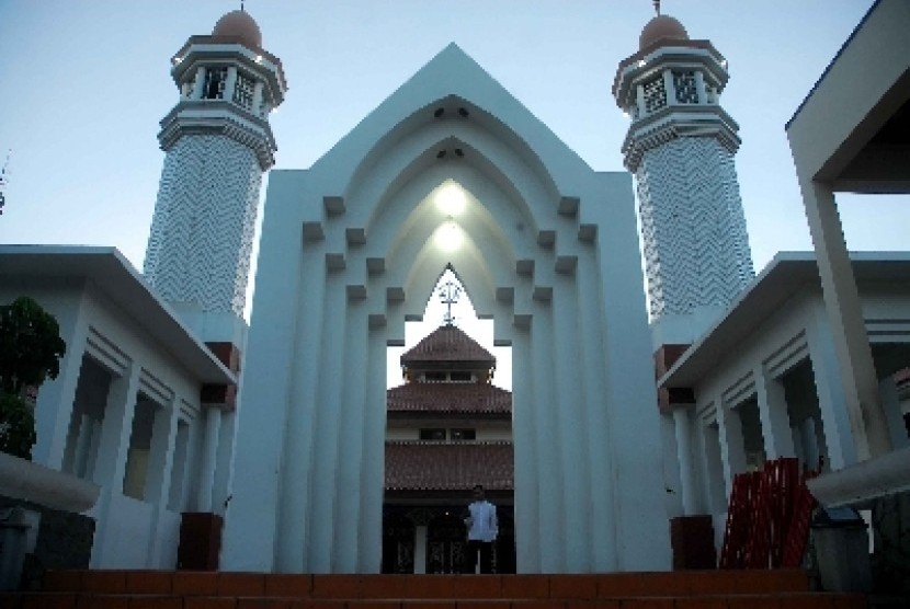 Masjid Nurul Barkah, Bandara Soekarno-Hatta, Tangerang, Banten.