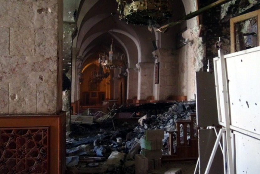 Masjid peninggalan dinasti Umayyah di Aleppo Suriah rusak setelah pertempuran oposisi-militer