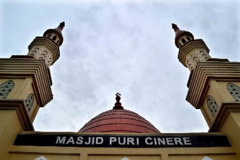   Masjid Puri Cinere, Depok, Jawa Barat.