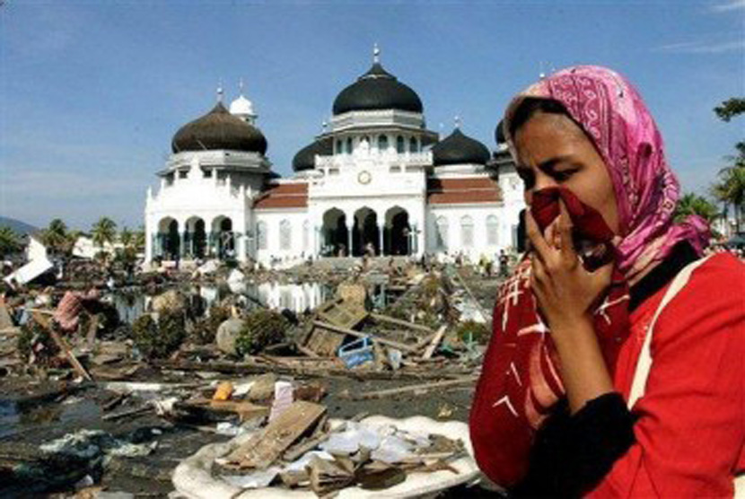 Masjid Raya Aceh pascaterjangan tsunami