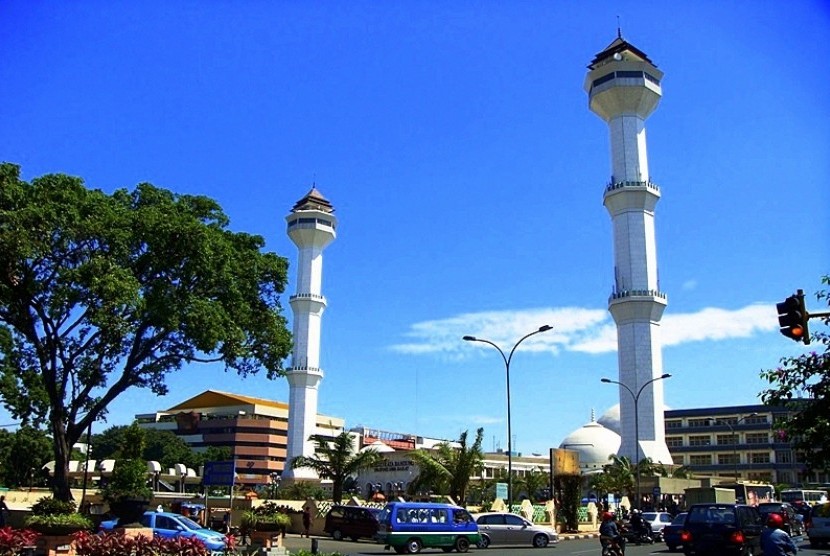 Masjid Raya Bandung, Jawa Barat.