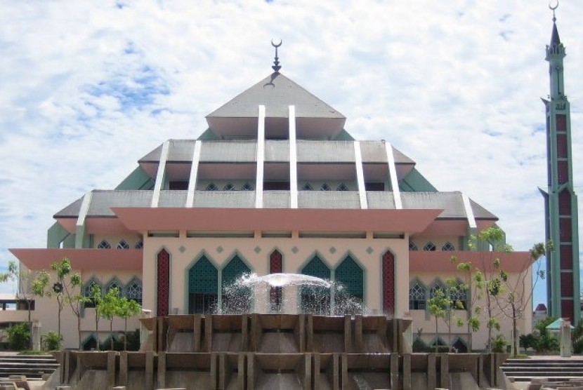 Masjid Raya Batam.