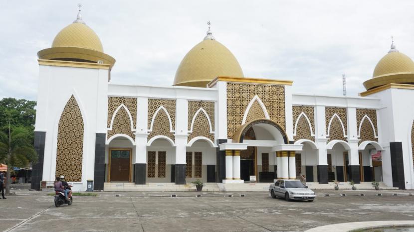 Masjid Ulakan Pariaman Masih Gelar Semua Sholat Berjamaah. Foto: Masjid Raya Syekh Burhanuddin Ulakan di Kecamatan Ulakan Tapakis, Kabupaten Padang Pariaman, Sumatera Barat