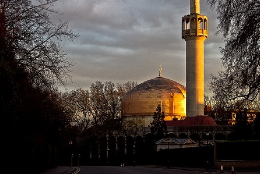 Masjid Regent Park, Memadukan Seni Tradisional dan Modern. Foto: Masjid Regent Park London, Inggris.