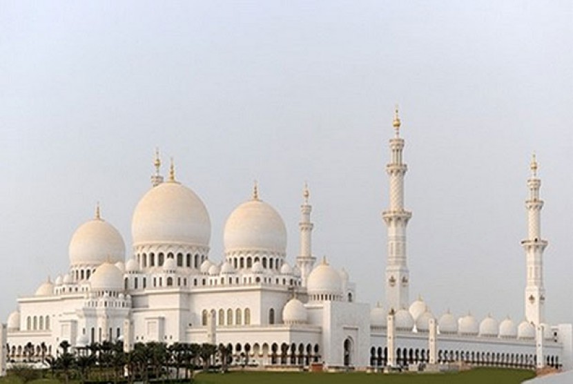 Masjid Sheikh Zayed Bin Sultan Al Nahyan di Abu Dhabi