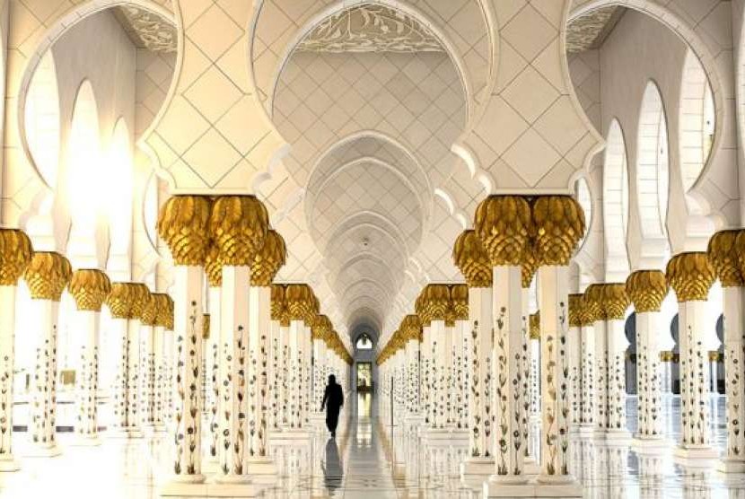 UEA Tambah Kapasitas Jamaah Masjid Hingga 50 Persen. Masjid Sheikh Zayed Bin Sultan Al Nahyan di Abu Dhabi