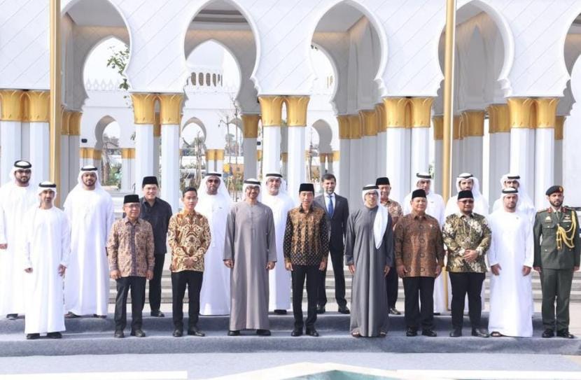 Masjid Sheikh Zayed Solo menjadi salah satu masjid penting di Indonesia. Sebab, katanya, masjid tersebut diproyeksikan menjadi contoh tata kelola masjid yang profesional bagi masjid-masjid lain di seluruh Indonesia.