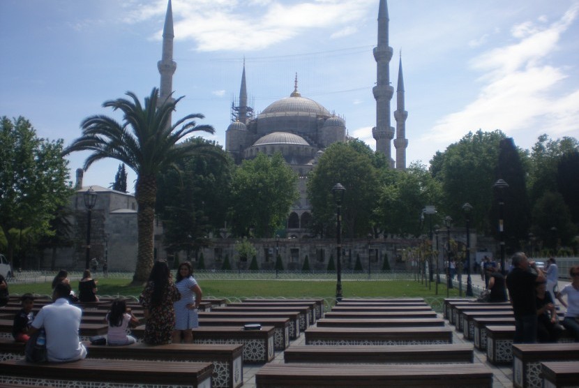 Masjid Sultan Ahmat, Istanbul, Turki.