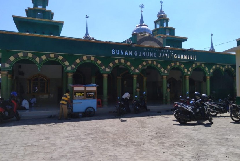 Masjid Sunan Gunung Jati Garmini. Soekarno kerap mengunjungi Masjid Sunan Gunung Jati Garmini