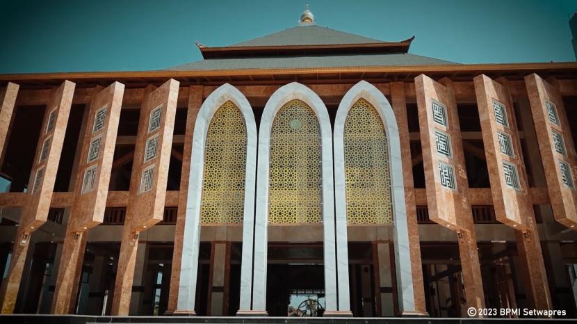Masjid Syarif Abdurahman, Cirebon. Masjid Syarif Abdurahman Cirebon diresmikan Wapres KH Maruf Amin 
