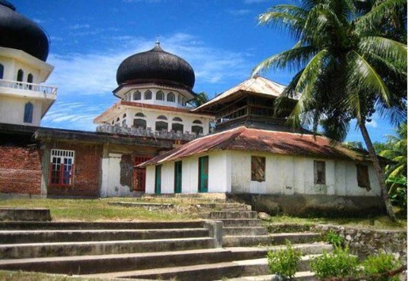 Masjid Tgk Syiek Kuta Karang 