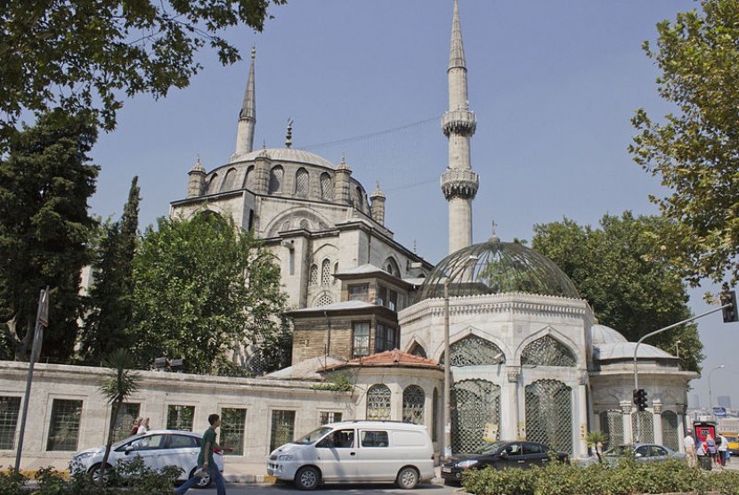 Masjid Yeni Valide, Istanbul, Turki.