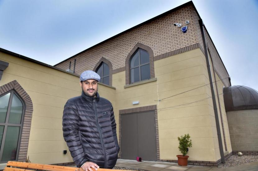 Masjid York di Inggris. York Mosque and Islamic Centre yang berlokasi di Tang Hall, Inggris telah dinominasikan untuk Best Convert Support Service di British Beacon Mosque Awards 2022. Masjid York Masuk Nominasi Teratas Penghargaan Nasional Inggris