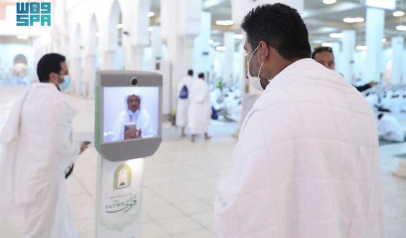 Masjidil Haram Luncurkan Robot AI Berbicara 11 Bahasa