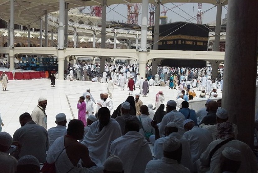Masjidil Haram sudah mulai dipadati jamaah calon haji yang melakukan tawaf, awal pekan ini.