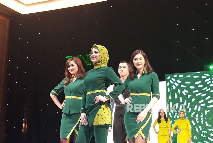 Maskapai Citilink Indonesia mengeluarkan seragam baru untuk kru cabin terutama seragam hijab bagi pramugari muslimah yang akan dikenakan mulai Mei 2018. Peluncuran seragam baru Citilink tersebut dilakukan di Hotel Pullman Central Park, Jakarta Barat, Senin (19/4). 