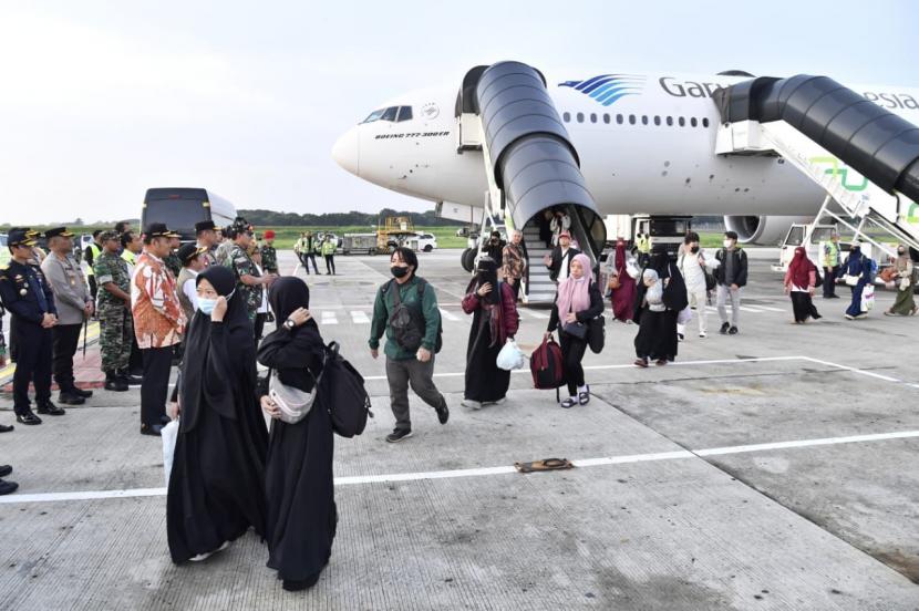 Maskapai penerbangan nasional Garuda Indonesia mengoperasikan penerbangan evakuasi bagi Warga Negara Indonesia (WNI) yang berada di Sudan, Jumat (28/4/2023).