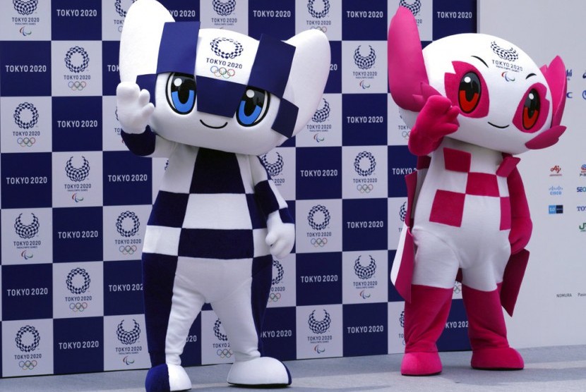 Maskot Olimpiade dan Paralimpiade Tokyo 2020 diperlihatkan ke publik, Ahad (22/7), di Tokyo, Jepang.