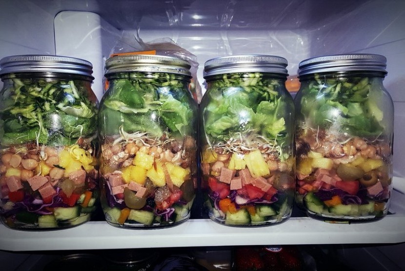 Mason jar salad