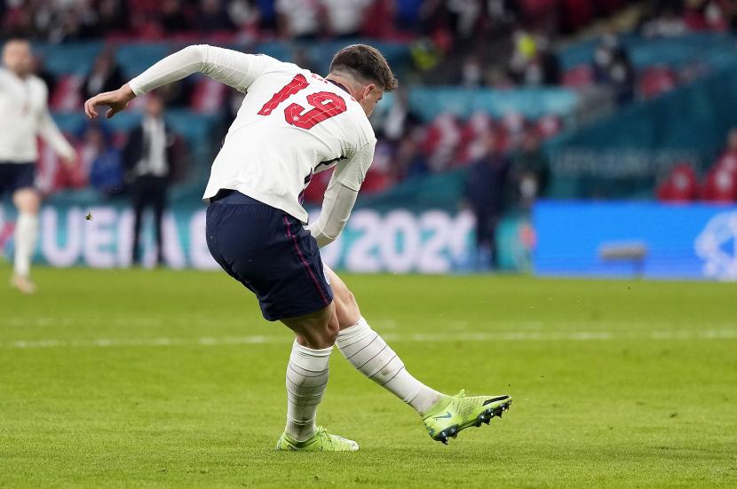 Mason Mount dari Inggris beraksi saat semifinal UEFA EURO 2020 antara Inggris dan Denmark di London, Inggris, 07 Juli 2021. 