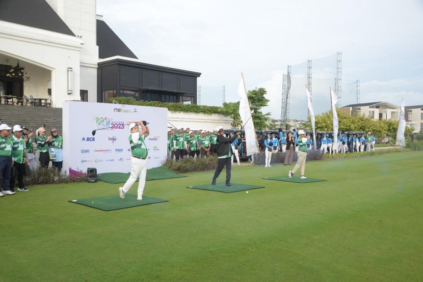 Masyarakat Ekonomi Syariah (MES) menyelenggarakan turnamen golf untuk amal di Sedayu Indo Golf, Pantai Indah Kapuk, Jakarta. Acara bertajuk 8th MES Premiere Charity Golf Tournament ini berhasil menghimpun dana hingga lebih dari Rp 2 miliar.