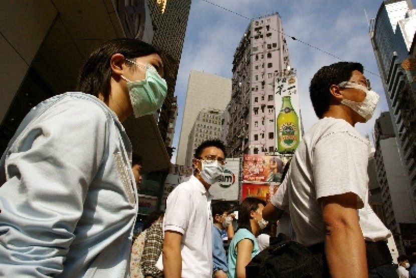 Masyarakat Hong Kong mengenakan masker untuk menghindari virus MERS
