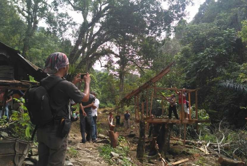 Masyarakat Lambung Bukit, Kecamatan Pauh, Kota Padang diresahkan oleh kemunculan harimau sejak Ahad (12/8).