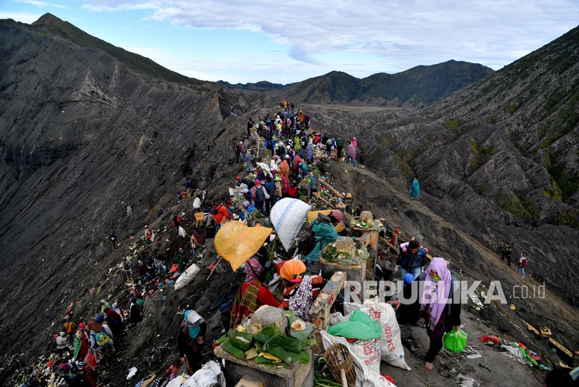 Ilustrasi. Balai Besar Taman Nasional Bromo Tengger Semeru (BB TNBTS) menyatakan kawasan wisata Gunung Bromo, di Jawa Timur, akan ditutup total saat peringatan Hari Raya Yadnya Kasada pada 15-16 Juni 2022. 