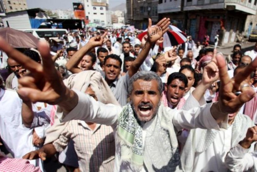 Masyarakat Yaman mendemo kehadian kelompok Houthi, yang kini menguasai Yaman.
