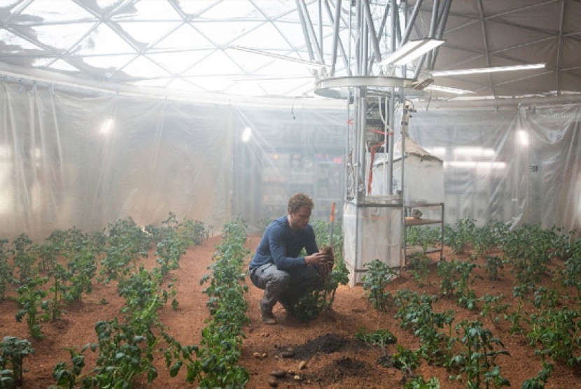 Mat Damon dalam film The Martian