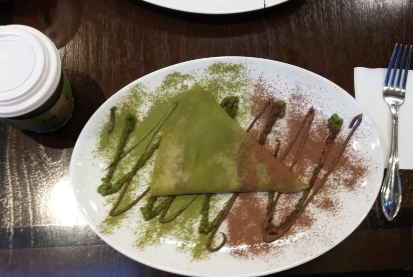 Matcha crepe kreasi Momi & Toys